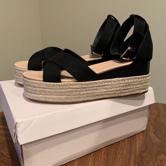 JustFab wedged sandal - Picture 4 of 4